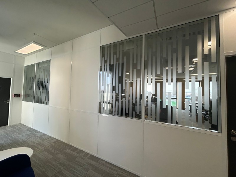 Signalétique intérieure sur mesure pour BY MY CAR à Lyon