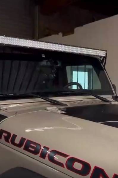 Pose d'une décoration de véhicule à Meyzieu