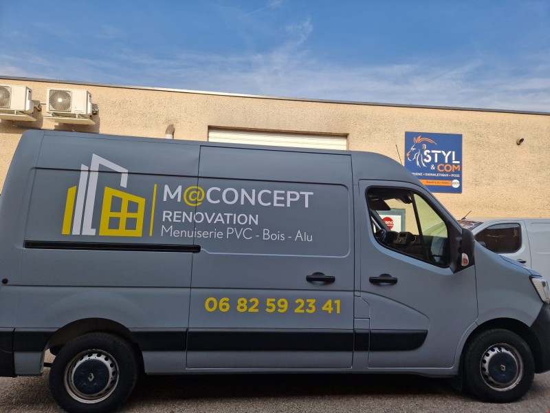 Totale Covering + lettrage adhésif sur camion utilitaire 