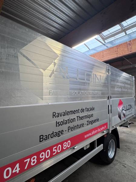 Flocage d’un camion benne pour ALLOIN à Meyzieu