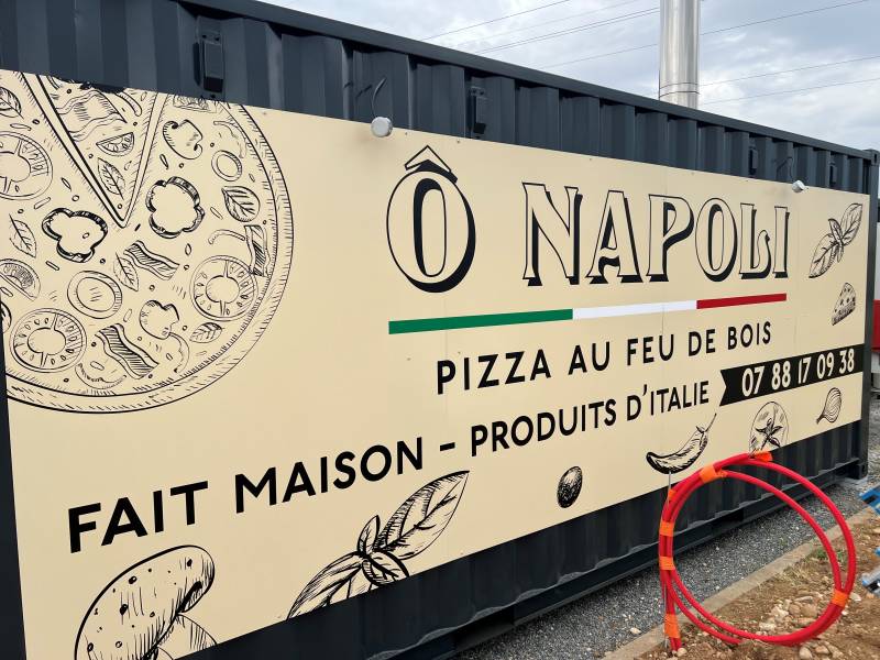 Conception, fabrication et pose d'une enseigne de restaurant de pizzas à Meyzieu près de Lyon