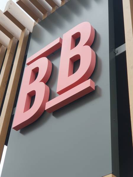 Panneau enseigne publicitaire en lettre boitier pour after work près de Lyon