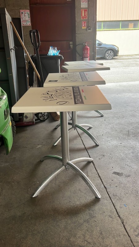 Personnaliser des tables de restaurant italien à Meyzieu proche de Lyon