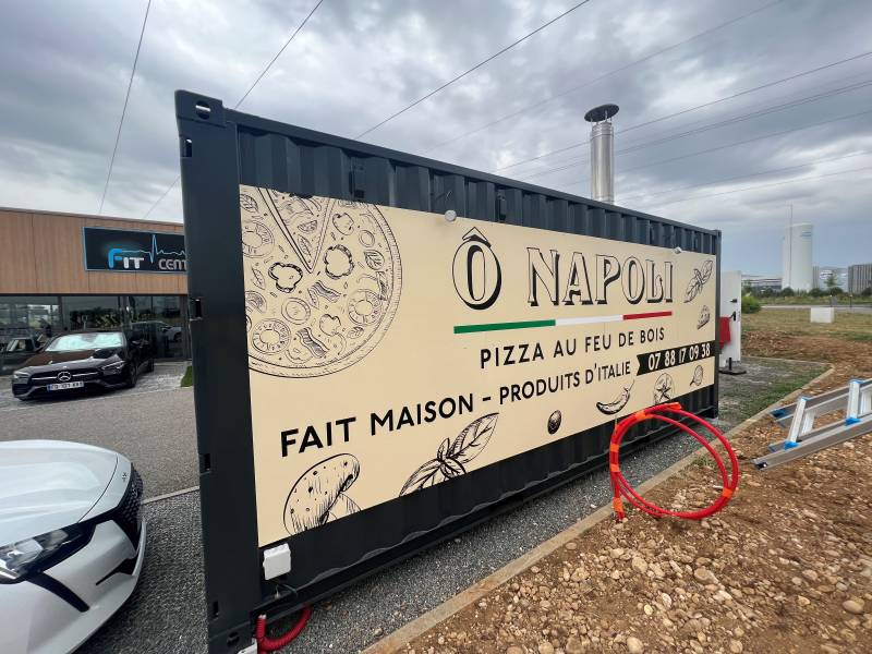 Conception, fabrication et pose d'une enseigne de restaurant de pizzas à Meyzieu près de Lyon