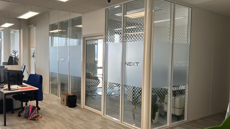 Signalétique intérieure sur mesure pour BY MY CAR à Lyon