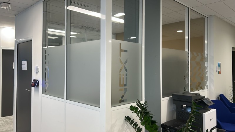 Signalétique intérieure sur mesure pour BY MY CAR à Lyon