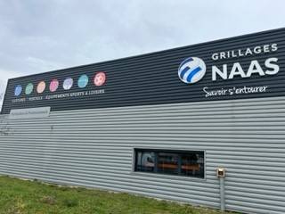 Fabrication et pose d'une enseigne lumineuse à Meyzieu