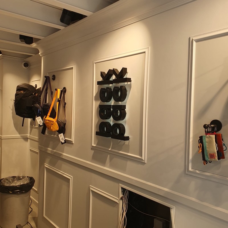 Fabrication et pose de néon grande taille à Lyon – Rhône Alpes