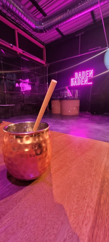 Création et pose de néons extérieurs pour un restaurant bar after work dans l’Isere 38