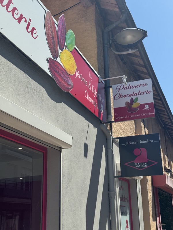 DRAPEAU EN ADHESIF A MEYZIEU