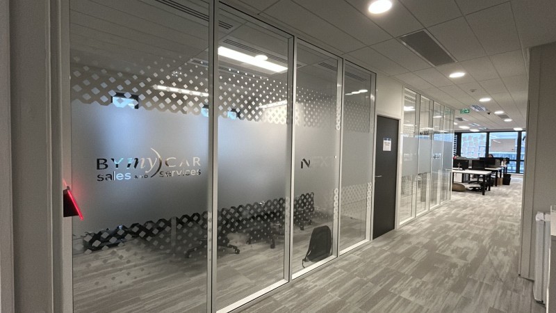 Signalétique intérieure sur mesure pour BY MY CAR à Lyon