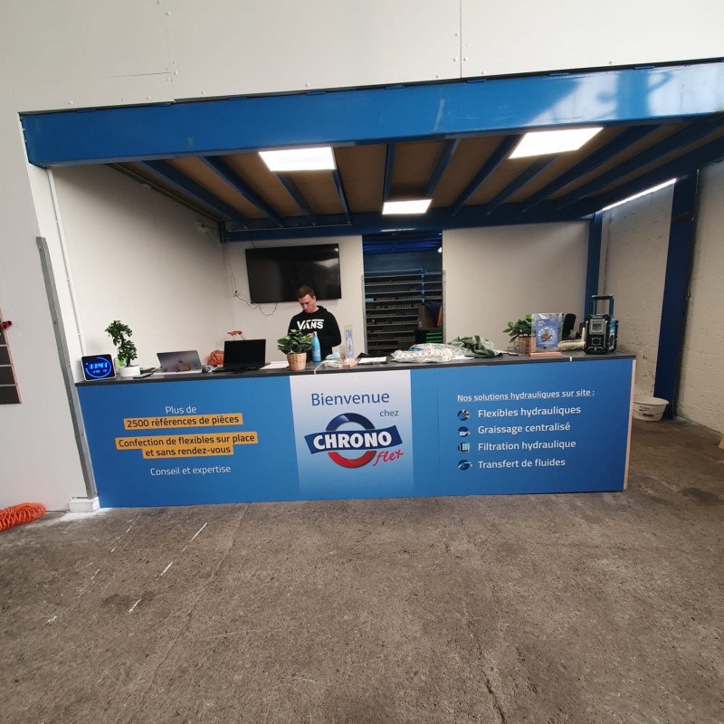 Fabrication et pose d’enseigne publicitaire en dibond pour Chrono Flex à Saint-Herblain