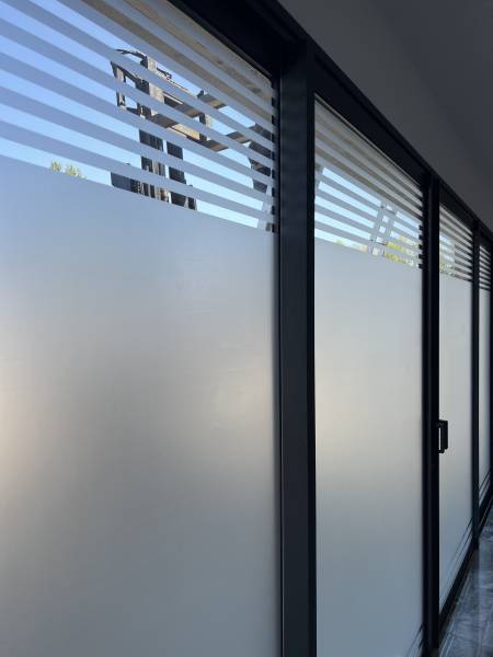  pose d'un adhésif dépoli à Chavanoz