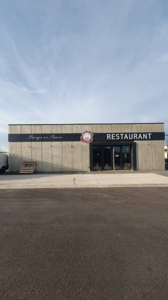 Nouvelle enseigne pour un restaurant
