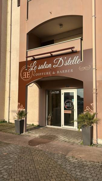 Enseigne dibond et lettrage adhésif 