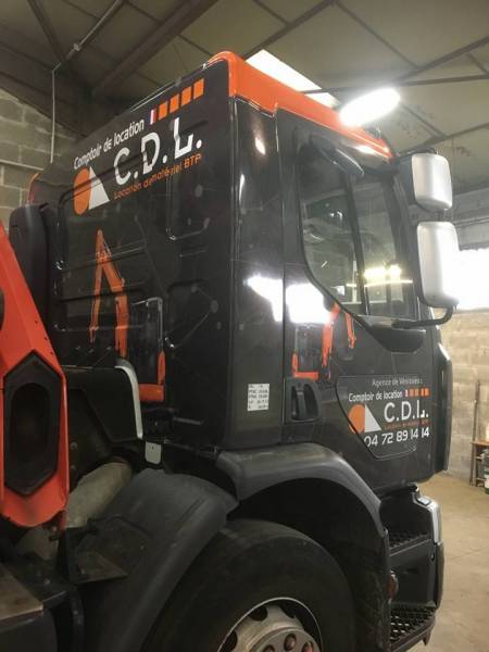 Pose d'un total covering en adhésif à Meyzieu